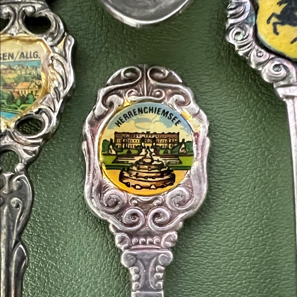 Collectable Spoon Lot of 15 - Vintage to Modern! - Picture 8 of 16